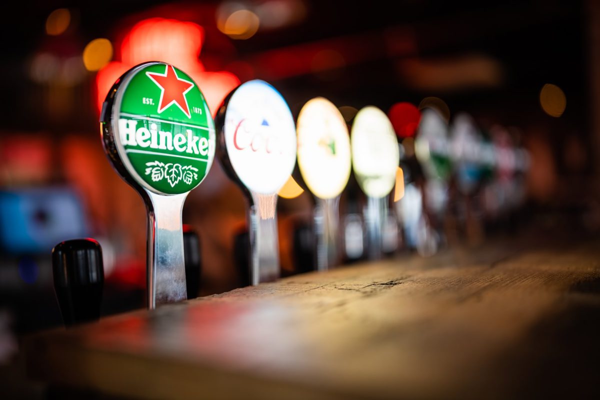 Hogs and Heifers Bar